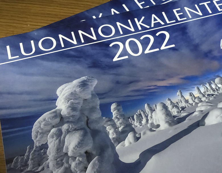 Luonnonkalenterin 2022 kansi