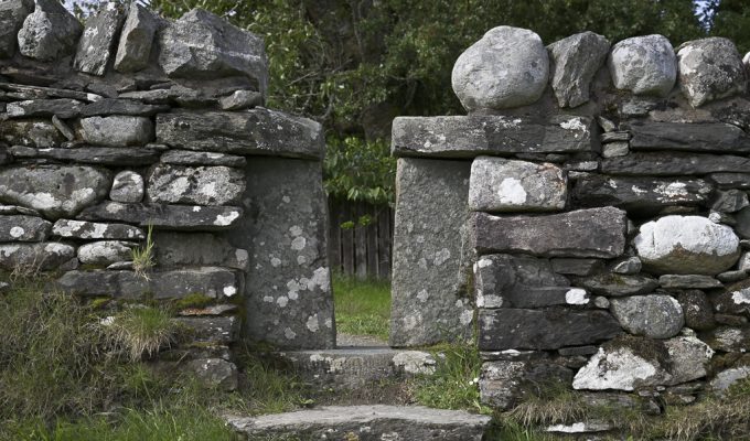 Linnojen ja Lairdien mailla Linnojen ja Lairdien mailla